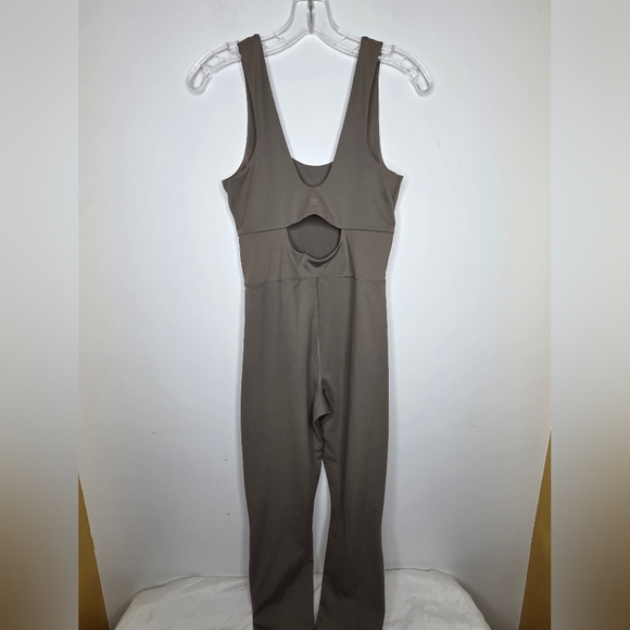 all in motion Pants - All in Motion Size M Beige Bodysuit